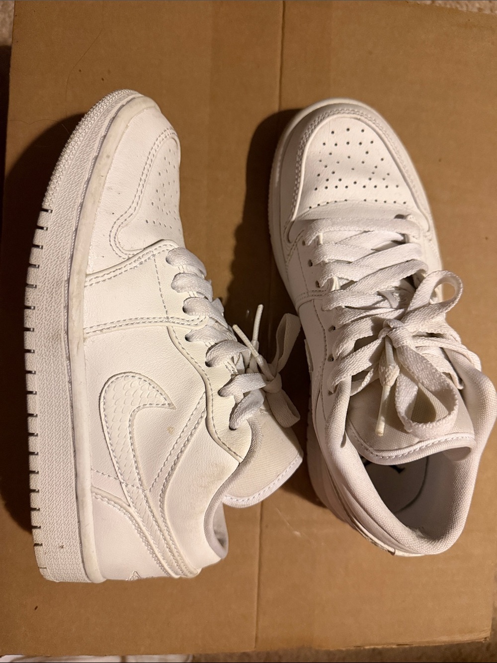 Nike Kids White AIR Jordan Low-Top Lace-Up Sneakers